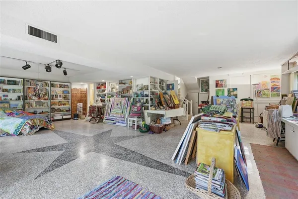 $1,055,000 | 2074 Northwest 11th Road, Gainesville, FL 32605