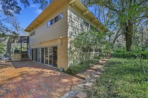 $1,055,000 | 2074 Northwest 11th Road, Gainesville, FL 32605