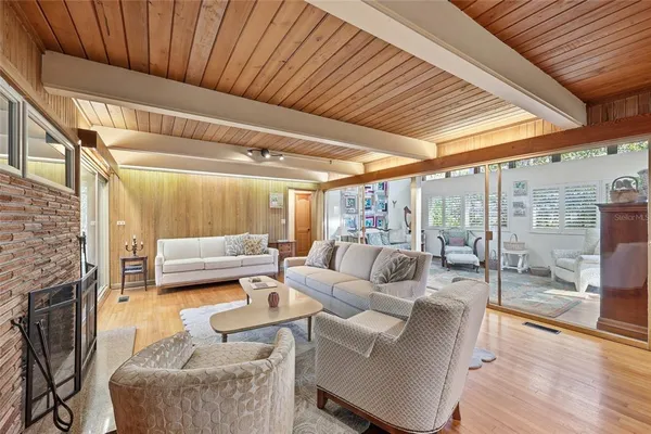 $1,055,000 | 2074 Northwest 11th Road, Gainesville, FL 32605