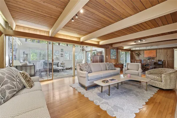 $1,055,000 | 2074 Northwest 11th Road, Gainesville, FL 32605