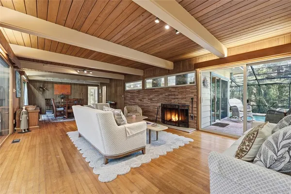 $1,055,000 | 2074 Northwest 11th Road, Gainesville, FL 32605