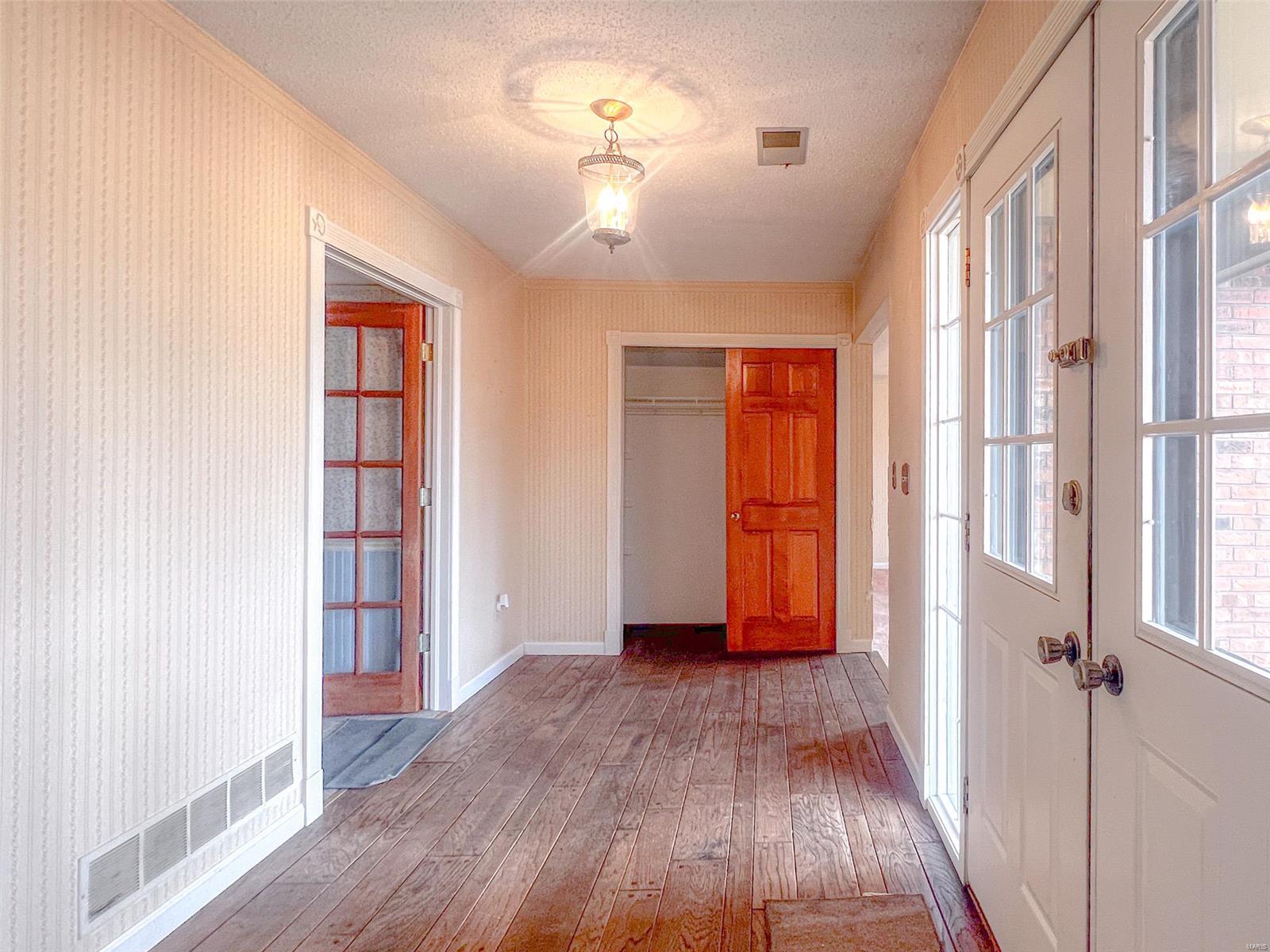 3224 Cedar Mountain Road Belleville, IL 62221 - Photo 4 of 31 Gallery Image 4