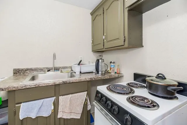 $379,000 | 1 McGrew Grove, Kansas City, KS 66101