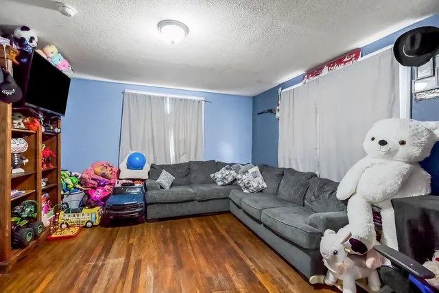 $379,000 | 1 McGrew Grove, Kansas City, KS 66101