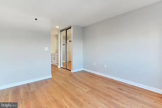 $425,000 | 2121 Jamieson Avenue, Unit 710, Alexandria, VA 22314