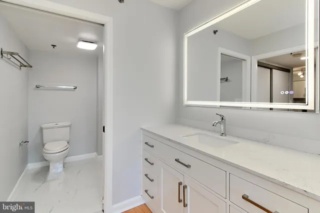 $425,000 | 2121 Jamieson Avenue, Unit 710, Alexandria, VA 22314