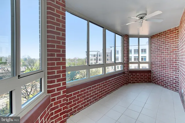 $425,000 | 2121 Jamieson Avenue, Unit 710, Alexandria, VA 22314