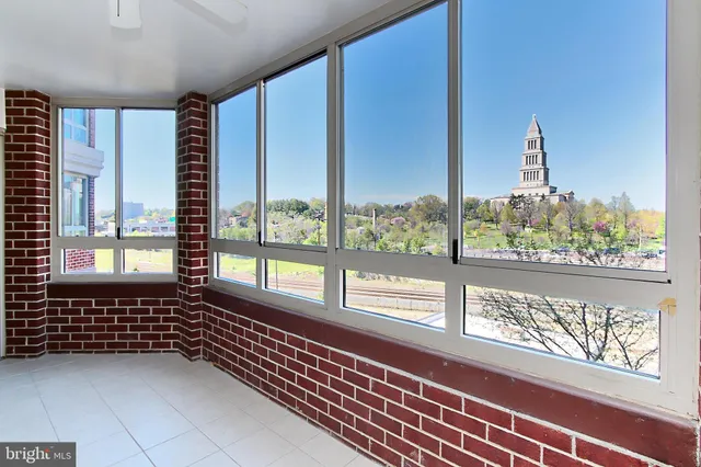 $425,000 | 2121 Jamieson Avenue, Unit 710, Alexandria, VA 22314