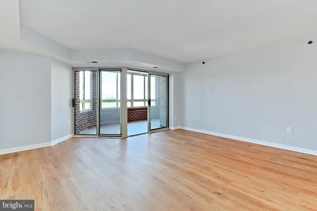 $425,000 | 2121 Jamieson Avenue, Unit 710, Alexandria, VA 22314