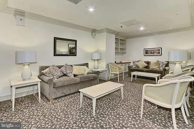 $425,000 | 2121 Jamieson Avenue, Unit 710, Alexandria, VA 22314