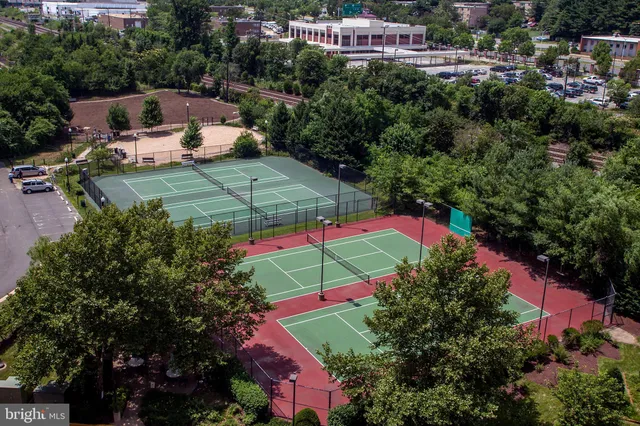 $425,000 | 2121 Jamieson Avenue, Unit 710, Alexandria, VA 22314