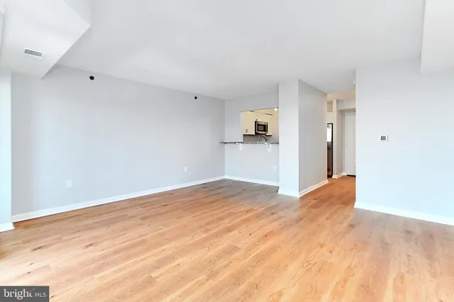 $425,000 | 2121 Jamieson Avenue, Unit 710, Alexandria, VA 22314