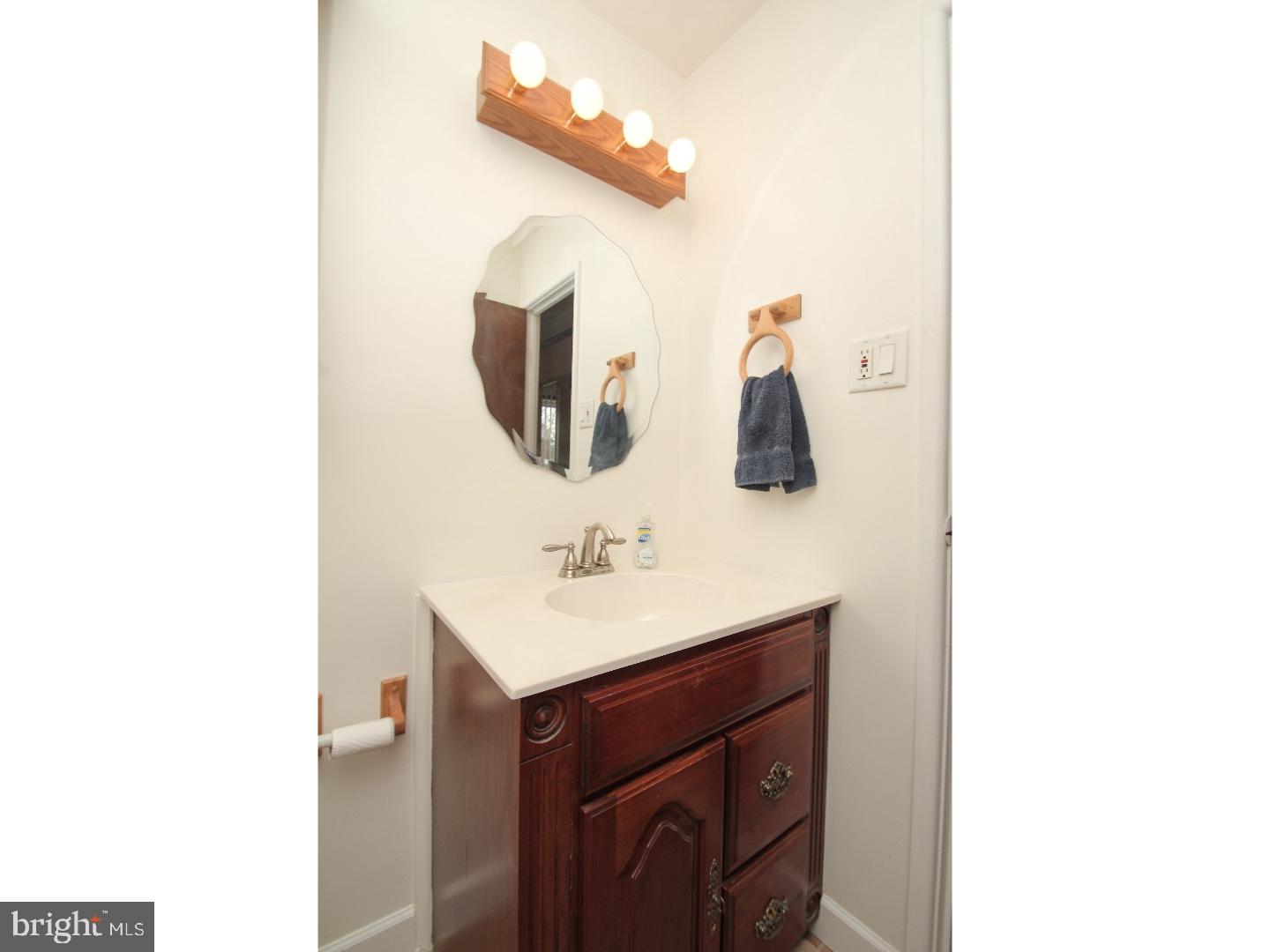 11959 Dumont Road Philadelphia, PA 19116 - Photo 11 of 25 Half Bath