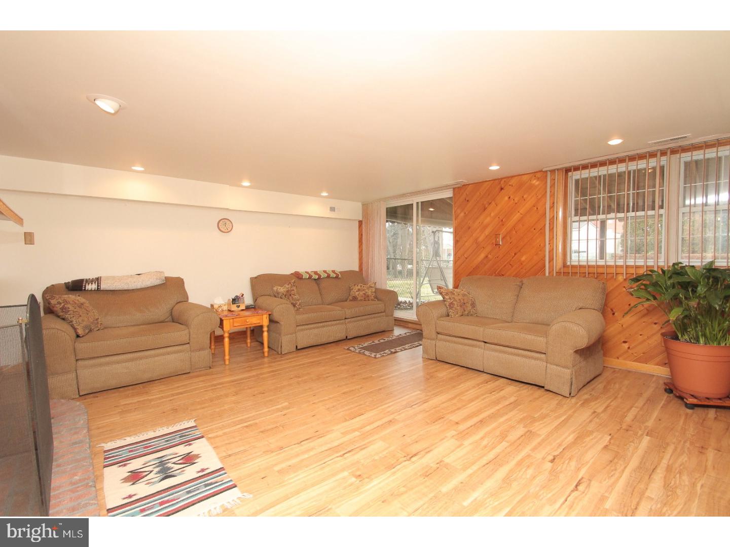 11959 Dumont Road Philadelphia, PA 19116 - Photo 9 of 25 Gallery Image 9
