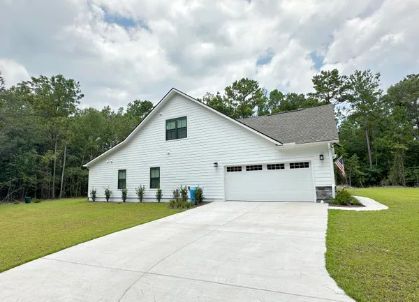 $819,900 | 983 Awendaw Lakes Boulevard, Awendaw, SC 29429