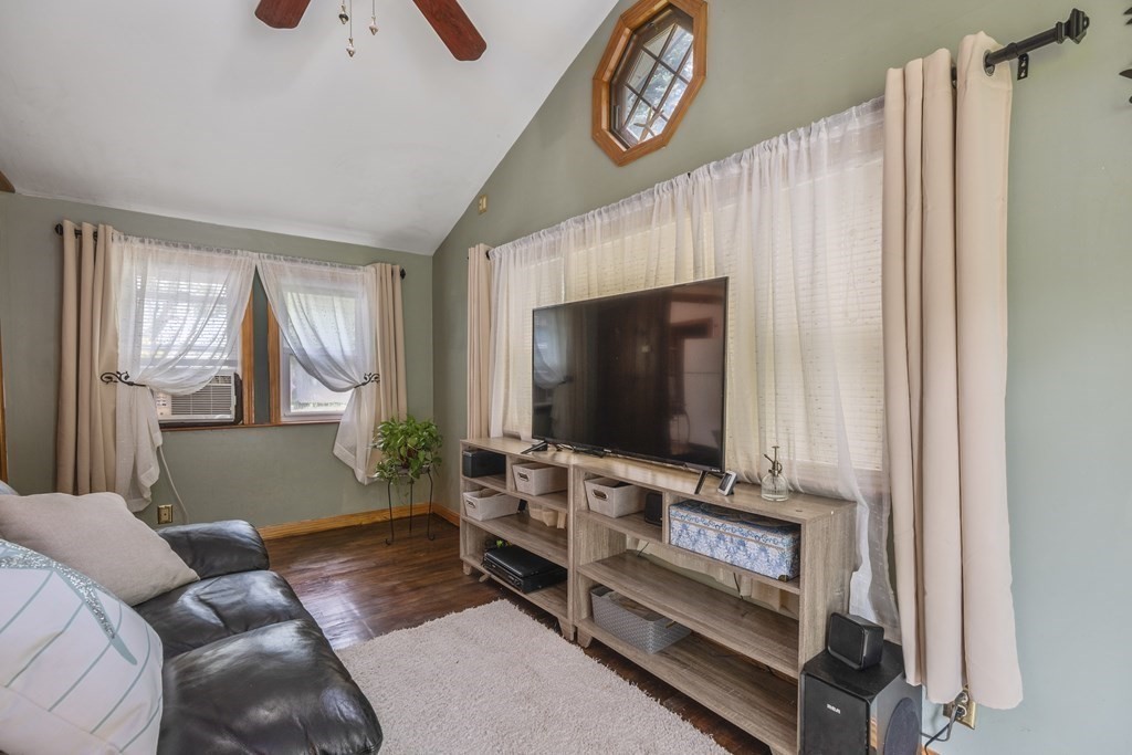 7 Chestnut Road Norfolk, MA 02056 - Photo 11 of 30 Gallery Image 11