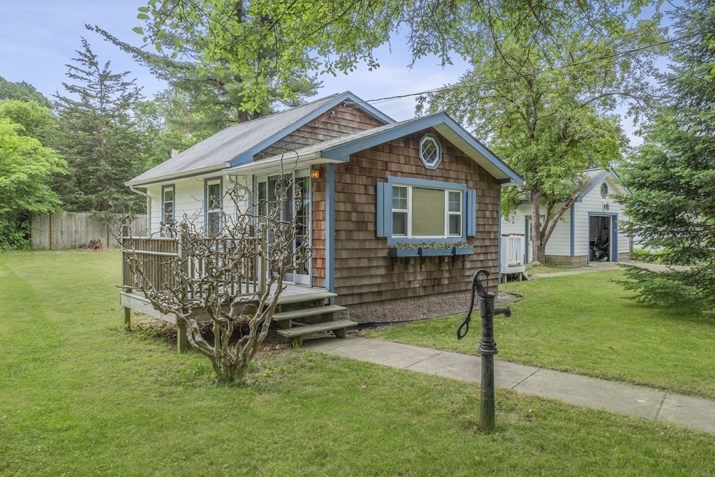 7 Chestnut Road Norfolk, MA 02056 - Photo 2 of 30 Gallery Image 2