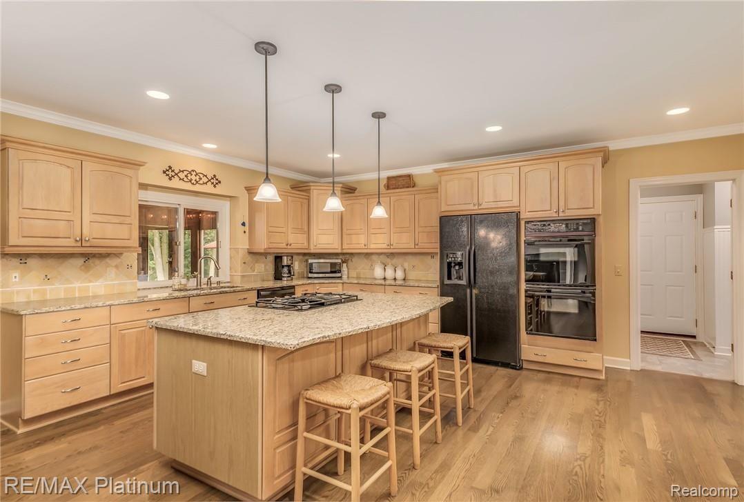 7215 Summit Ridge Brighton, MI 48116 - Photo 2 of 42 MS082918-120.jpg
