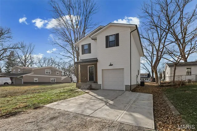 $250,000 | 7 North Vine Street, Freeburg, IL 62243