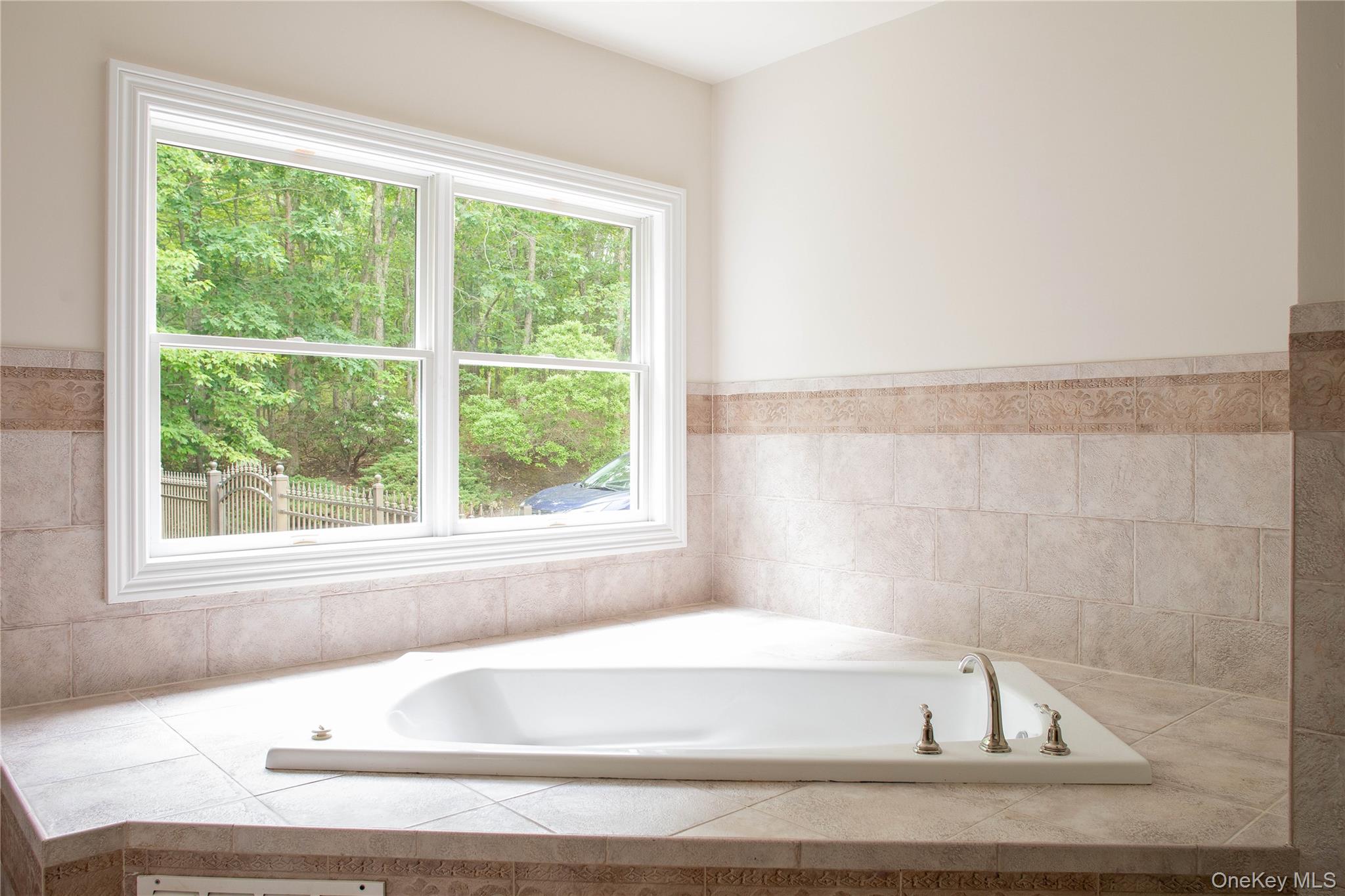 1999 Deerfield Road Water Mill, NY 11976 - Photo 13 of 35