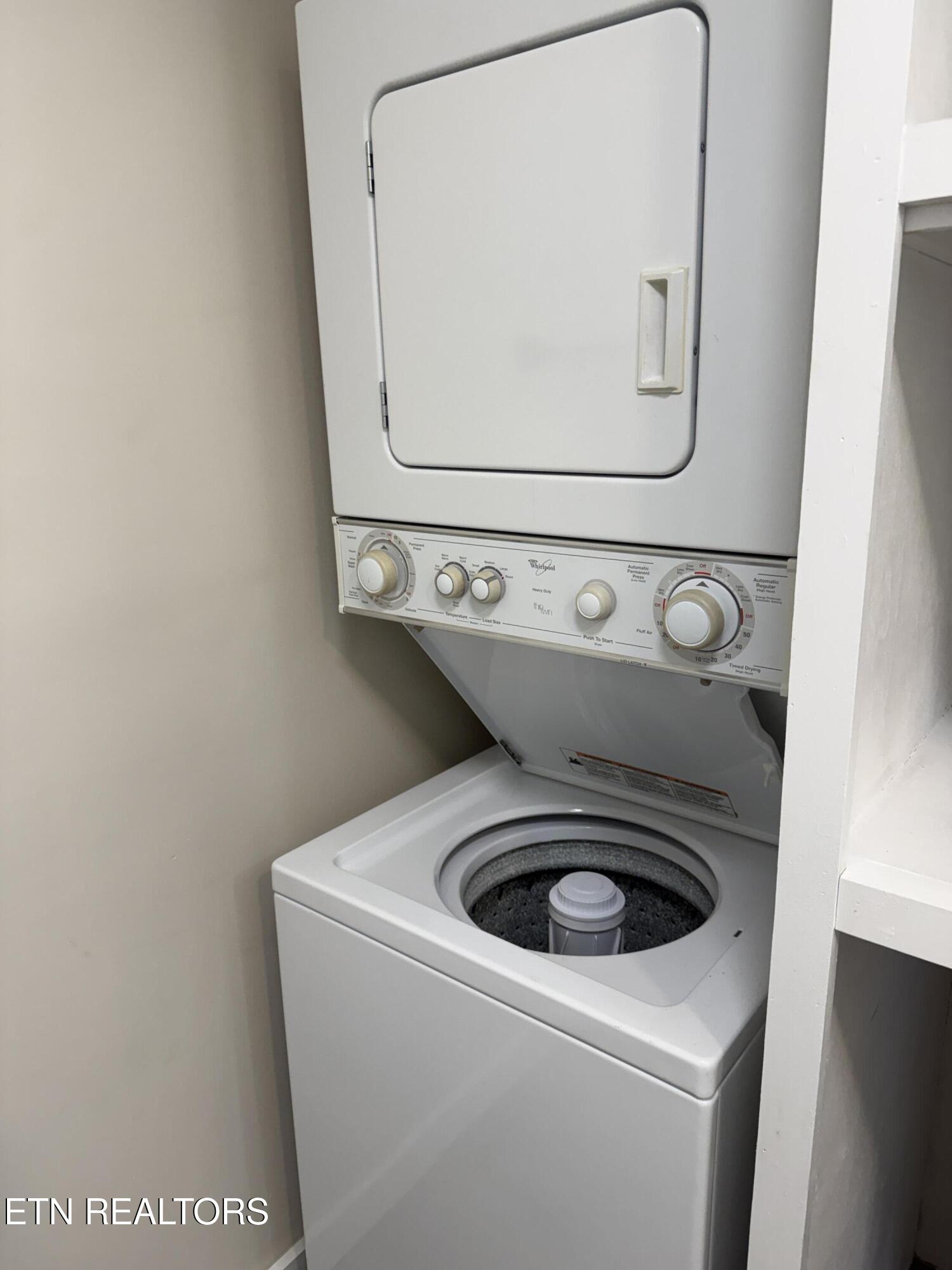 400 Collins Street Loudon, TN 37774 - Photo 11 of 22 Washer/Dryer