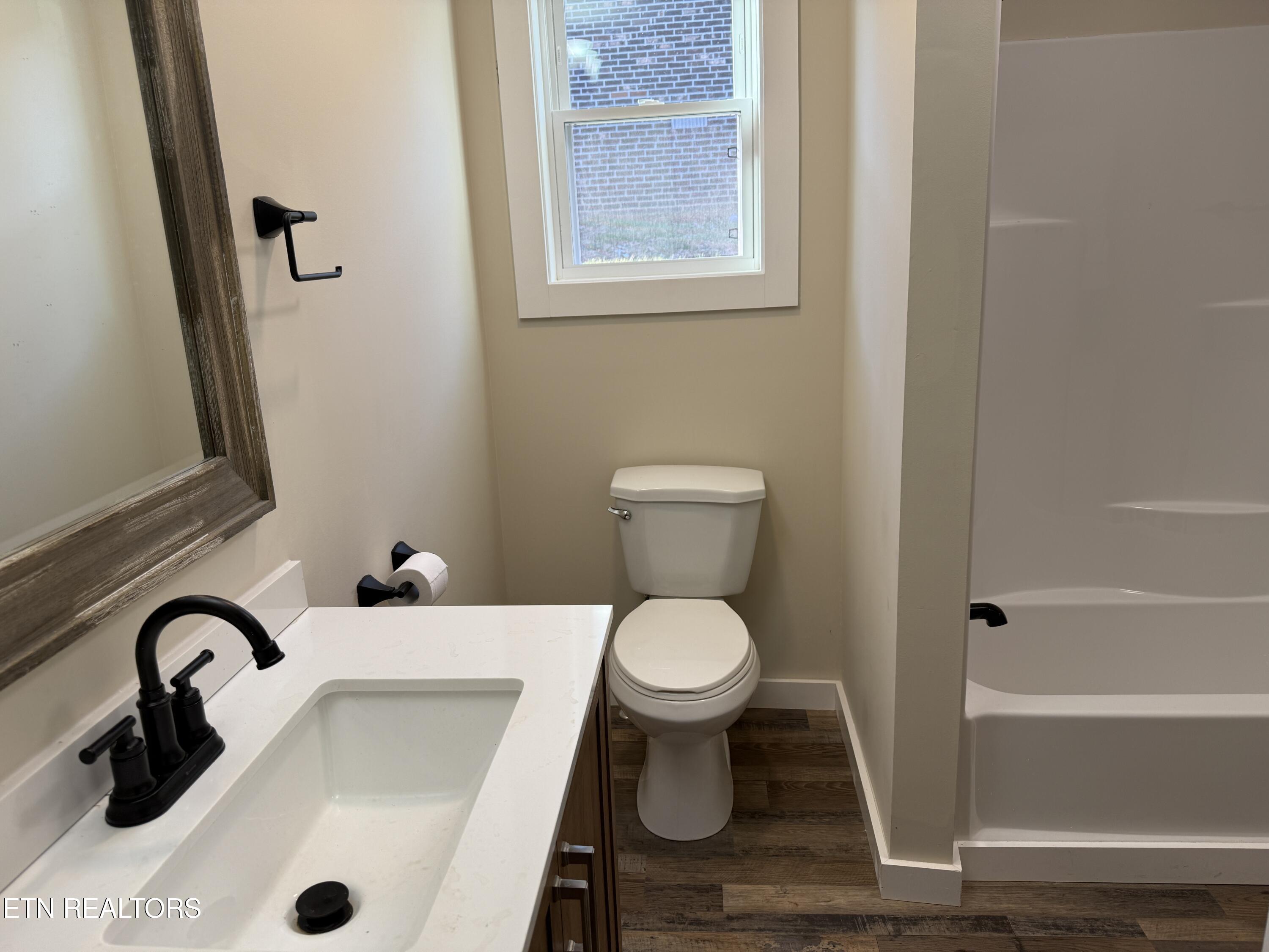 400 Collins Street Loudon, TN 37774 - Photo 12 of 22 Bathroom