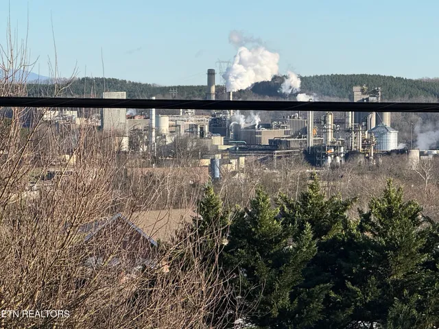 $209,900 | 400 Collins Street, Loudon, TN 37774