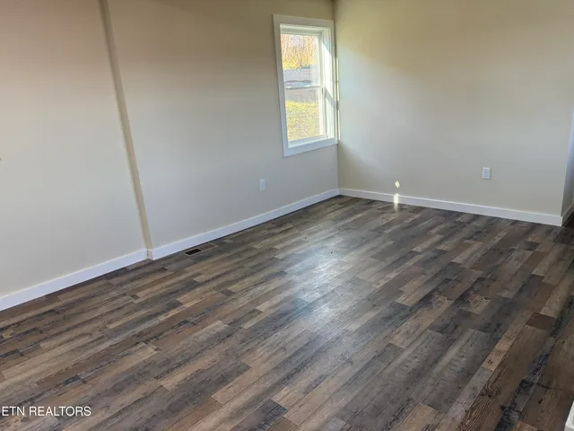 $209,900 | 400 Collins Street, Loudon, TN 37774