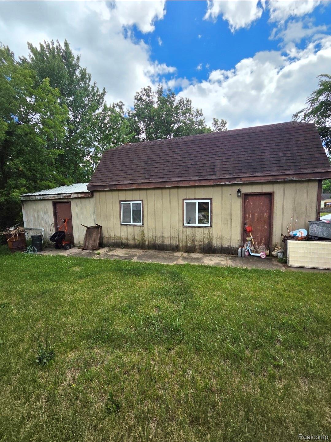 4733 Jamm Road Lake Orion, MI 48359 - Photo 8 of 32 Screenshot_20260622_111302_Gallery.jpg