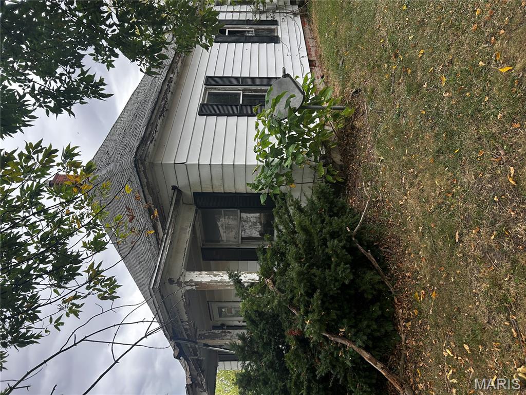 529 North 2nd Street Witt, IL 62094 - Photo 3 of 51