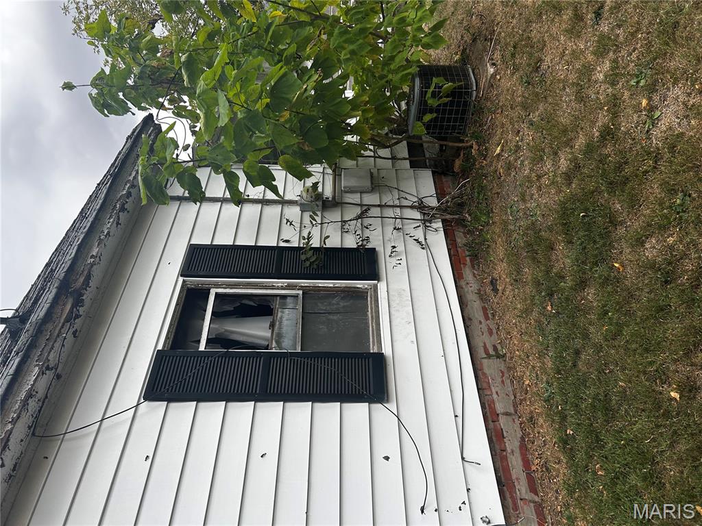 529 North 2nd Street Witt, IL 62094 - Photo 4 of 51