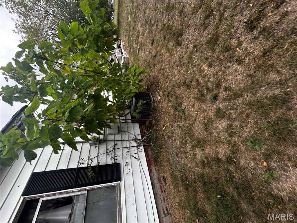 529 North 2nd Street Witt, IL 62094 - Photo 6 of 51