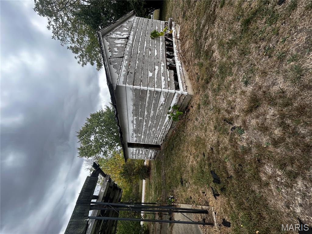 529 North 2nd Street Witt, IL 62094 - Photo 8 of 51