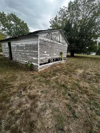 $27,500 | 529 North 2nd Street, Witt, IL 62094