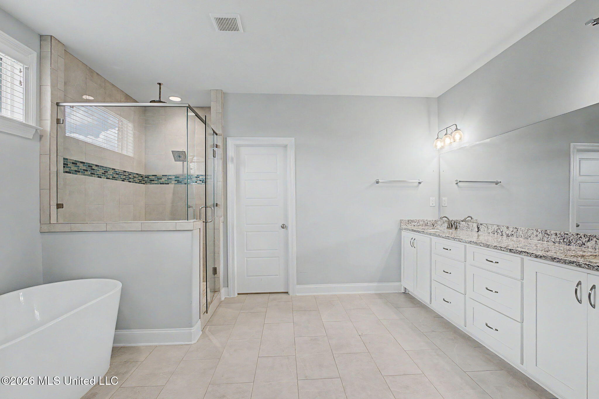 6775 Hawks View Olive Branch, MS 38654 - Photo 6 of 47 Primary Bathroom