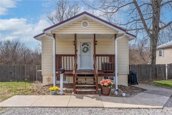 $182,000 | 705 North Adams Avenue, Knob Noster, MO 65336
