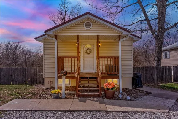 $182,000 | 705 North Adams Avenue, Knob Noster, MO 65336