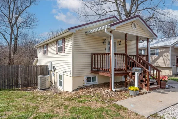 $182,000 | 705 North Adams Avenue, Knob Noster, MO 65336