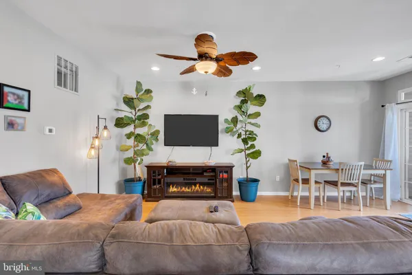 $499,999 | 126 Melanie Way, Manahawkin, NJ 08050