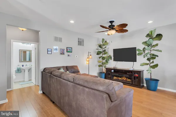$499,999 | 126 Melanie Way, Manahawkin, NJ 08050