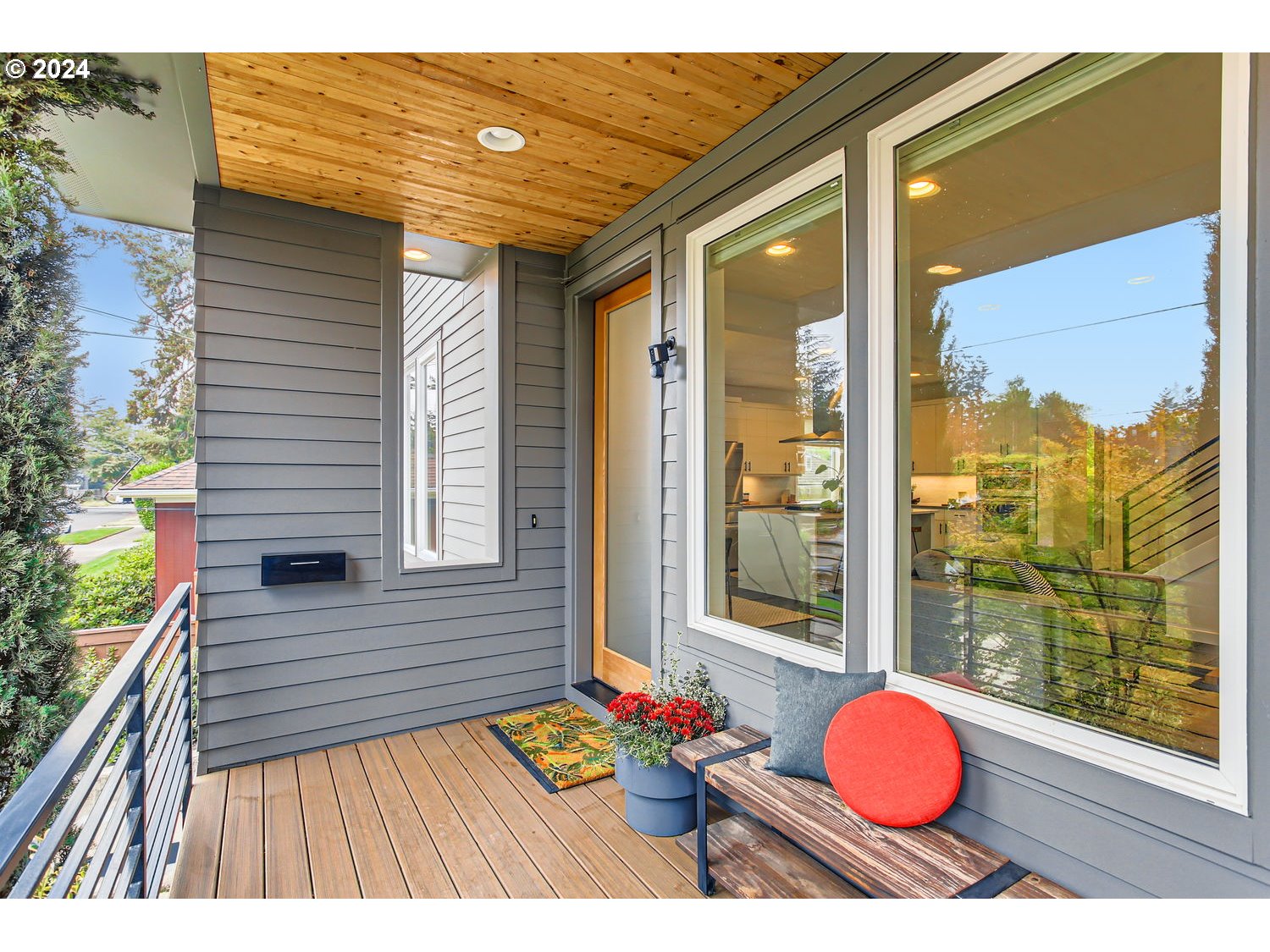 5045 Southeast Ramona Street Portland, OR 97206 - Photo 4 of 40 Gallery Image 4
