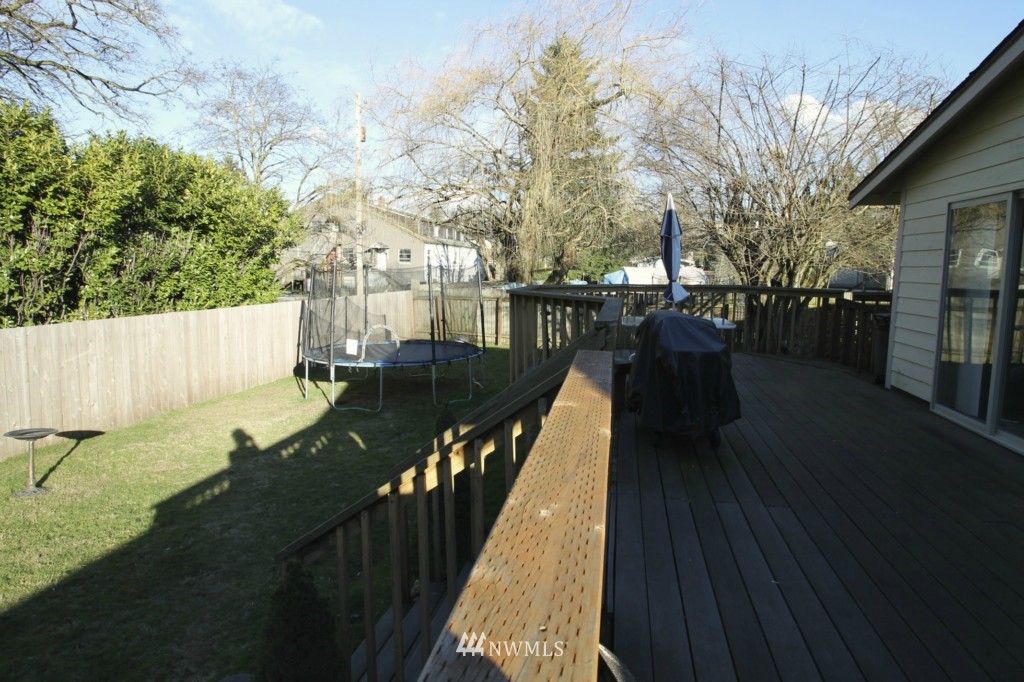 2404 Northeast 9th Place Renton, WA 98056 - Photo 12 of 13