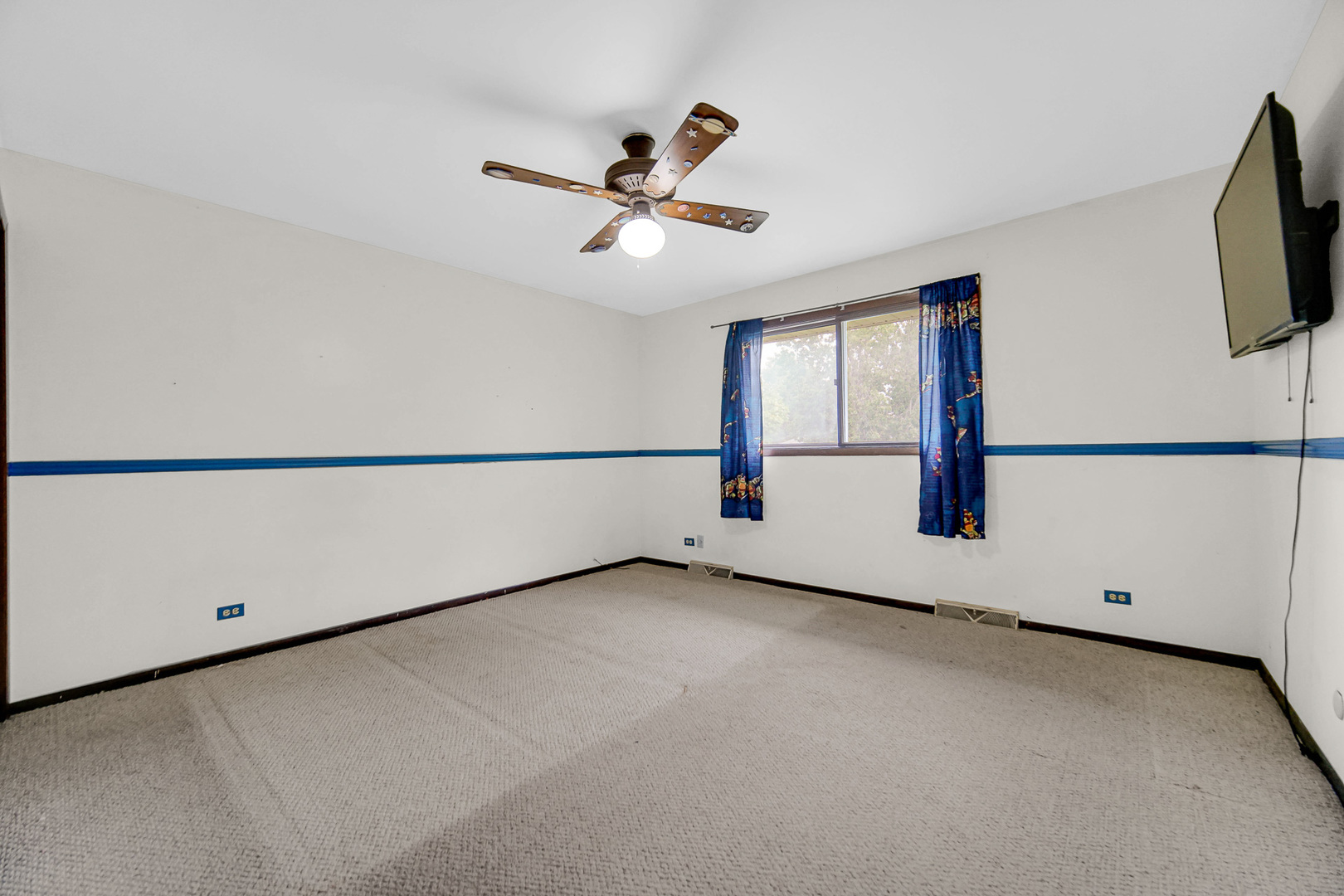 3519 Arthur Road Crete, IL 60417 - Photo 12 of 17 a view of an empty room with a window
