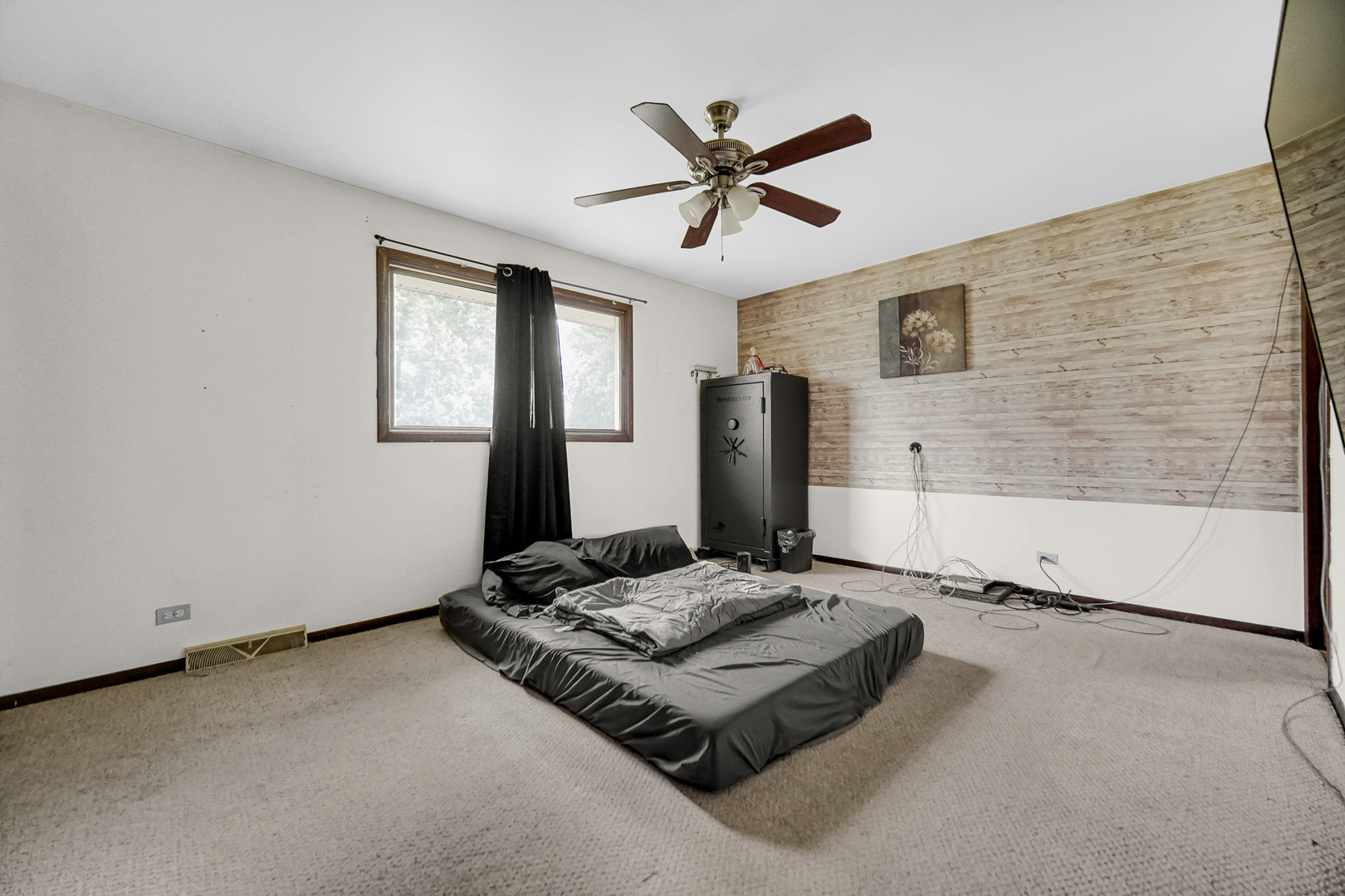 3519 Arthur Road Crete, IL 60417 - Photo 13 of 17 a living room with couch and a window