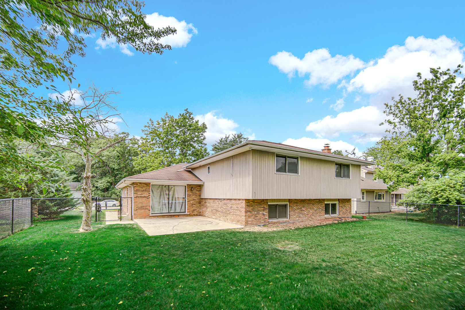 3519 Arthur Road Crete, IL 60417 - Photo 17 of 17 a house view with a garden space