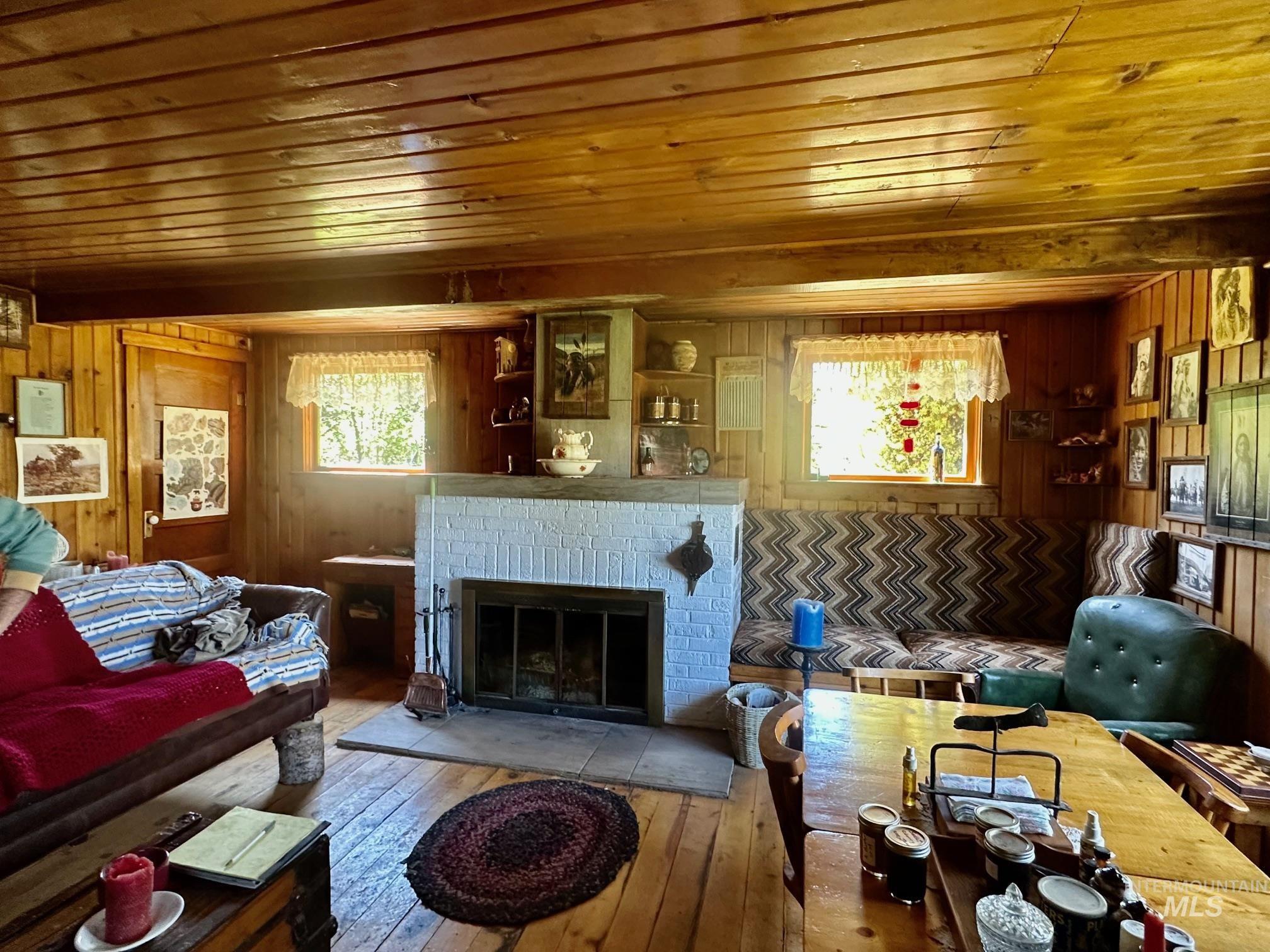 509 Deadline Road, Unit 2 Twin Falls, ID 83301 - Photo 11 of 28 Living room