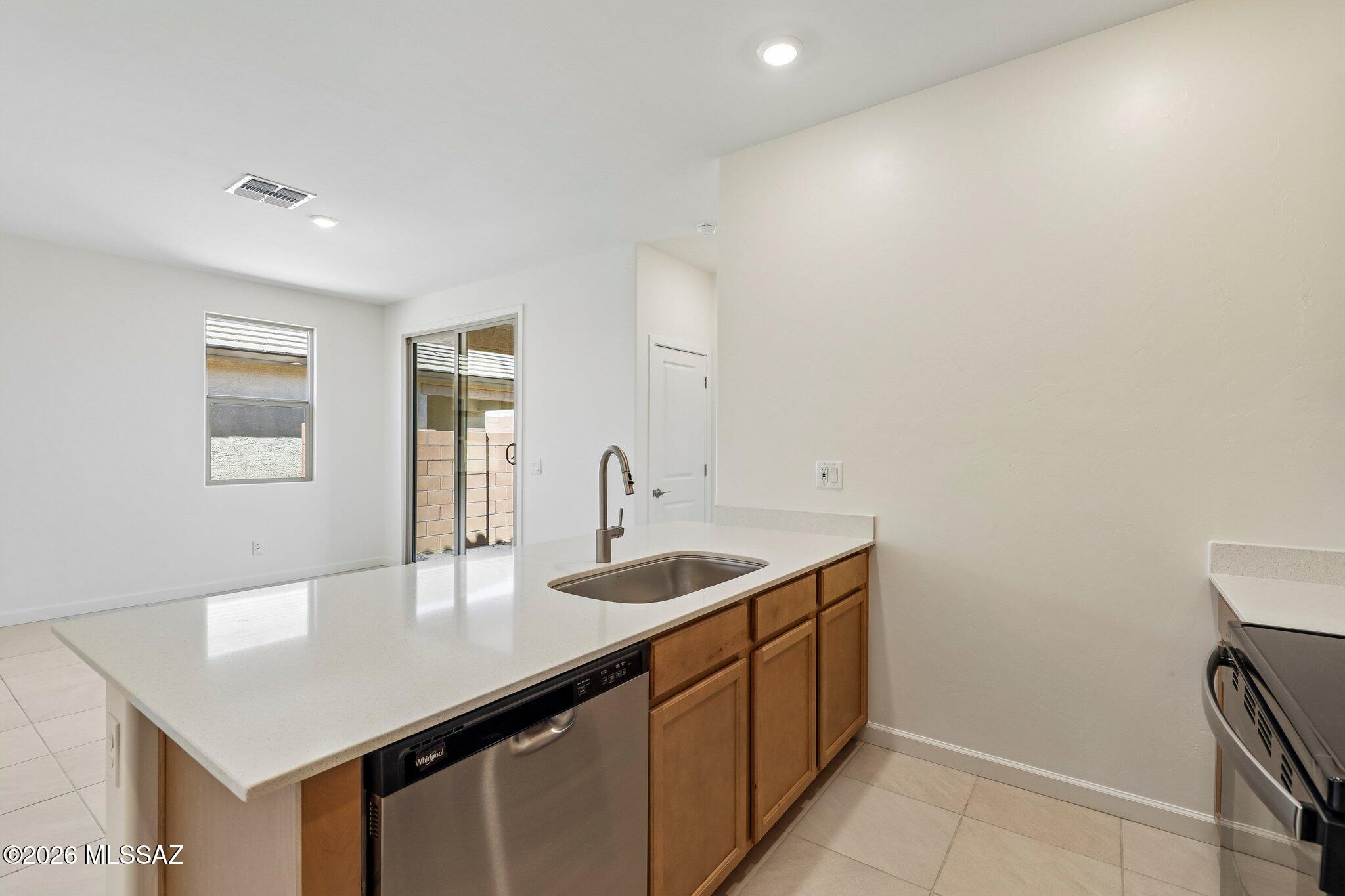 12388 North Bella Victoria Road Marana, AZ 85658 - Photo 6 of 20