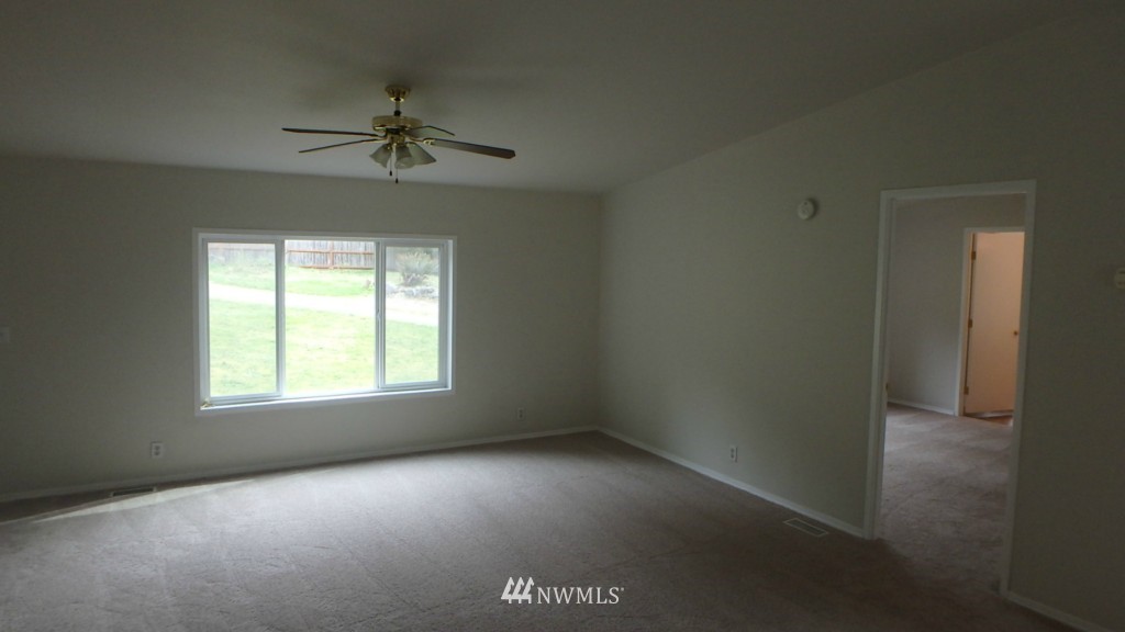 9508 North Cedarvale Loop Road Arlington, WA 98223 - Photo 9 of 25 Gallery Image 9