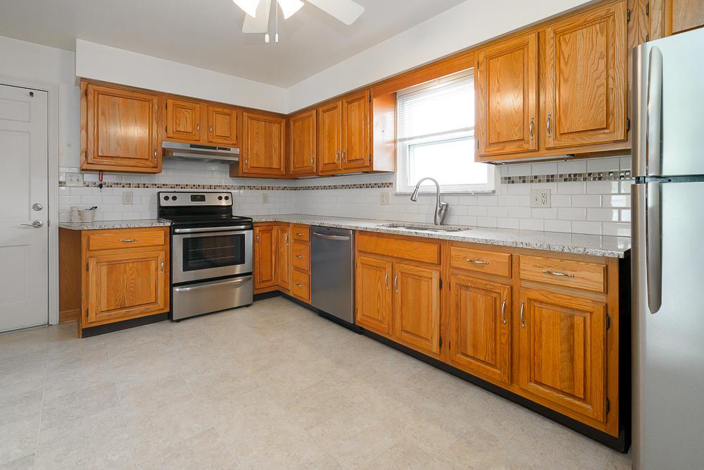 2731 Montcalm Road Columbus, OH 43221 - Photo 3 of 16