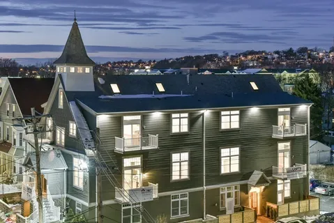 $585,000 | 204 Spencer Avenue, Unit 6, Chelsea, MA 02150